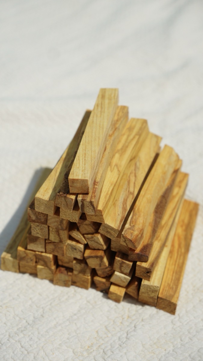 Peruvian Palo Santo Wood (2 sticks · 20g)